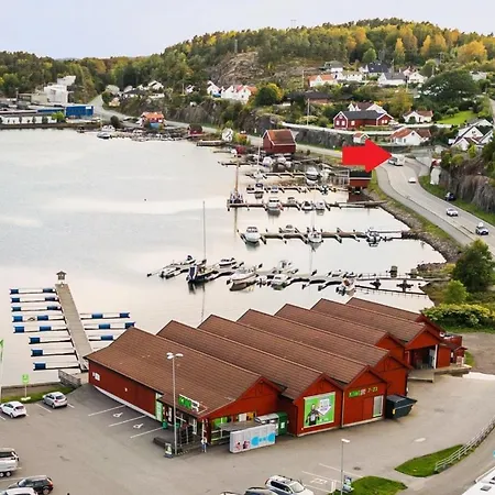 Familiehytte Med Sjoutsikt Pa Idylliske Notteroy * Tenvik
